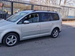 Silber Gebraucht 2009 VW Touran Van / Kleinbus | 3.999 € (Guter Preis)