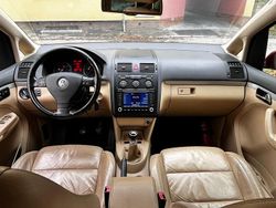 Rot Gebraucht 2007 VW Touran Highline Van / Kleinbus | 1.999 € (Fairer Preis)