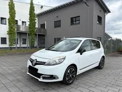 Weiß Gebraucht 2015 Renault Scénic III Bose Edition Van / Kleinbus | 3.990 € (Superpreis)