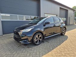 Schwarz Neu 2025 Toyota Yaris Hybrid Team Limousine | 23.999 € (Guter Preis)