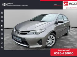 Braun Gebraucht 2014 Toyota Auris Cool Limousine | 9.900 € (Fairer Preis)
