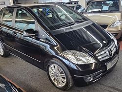 Schwarz Gebraucht 2009 Mercedes A150 Elegance Limousine | 10.000 €