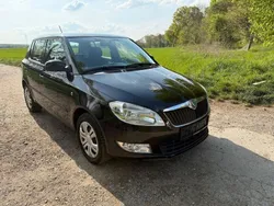 Schwarz Gebraucht 2012 Skoda Fabia Ambition Kleinwagen | 4.790 € (Fairer Preis)
