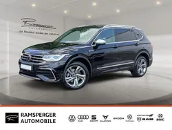 Schwarz (deep black perleffekt) Gebraucht 2024 VW Tiguan Allspace R-line SUV | 45.890 € (Fairer Preis)