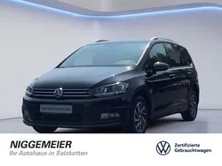 Schwarz Gebraucht 2017 VW Touran Sound Van / Kleinbus | 19.690 € (Fairer Preis)