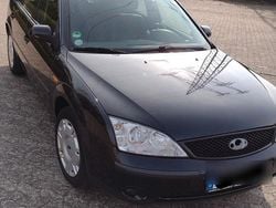 Schwarz Gebraucht 2001 Ford Mondeo Limousine | 1.100 € (Etwas zu teuer)
