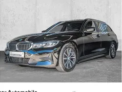 Schwarz Gebraucht 2022 BMW 320 Advantage Kombi | 26.990 € (Fairer Preis)