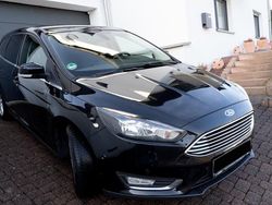 Schwarz Gebraucht 2016 Ford Focus Titanium Kombi | 4.900 € (Fairer Preis)