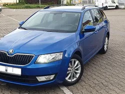 Blau Gebraucht 2016 Skoda Octavia Kombi | 8.500 € (Guter Preis)
