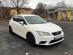 Weiß Gebraucht 2013 Seat Leon Reference Limousine | 6.490 € (Guter Preis)