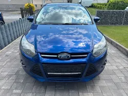 Blau Gebraucht 2014 Ford Focus Titanium Limousine | 4.900 € (Fairer Preis)