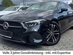 Kosmosschwarz metalliclack Gebraucht 2023 Mercedes A180 Kleinwagen | 26.898 € (Guter Preis)