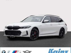 Alpinweiss Gebraucht 2025 BMW 330e M Sport Kombi | 64.890 €