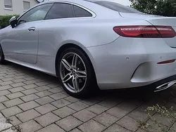 Silber Gebraucht 2018 Mercedes 220 AMG line Coupé | 36.800 €