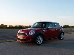 Rot Gebraucht 2013 Mini Cooper S Kleinwagen | 13.500 € (Etwas zu teuer)