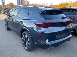 Magnetic grau metallic magnetic grau metallic Gebraucht 2025 Cupra Formentor SUV | 37.655 € (Etwas zu teuer)