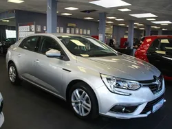 Silber Gebraucht 2019 Renault Mégane IV Limousine | 12.980 €
