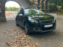 Schwarz Gebraucht 2015 Peugeot 2008 Allure SUV | 8.100 € (Fairer Preis)