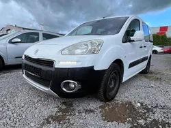 Weiß Gebraucht 2012 Peugeot Partner Tepee Active Van / Kleinbus | 4.200 € (Etwas zu teuer)