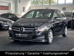 Schwarz Gebraucht 2015 Mercedes B180 Van / Kleinbus | 12.999 € (Fairer Preis)