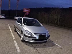 Grau Gebraucht 2002 Peugeot 307 Limousine | 2.750 € (Etwas zu teuer)