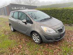 Braun Gebraucht 2011 Opel Meriva Van / Kleinbus | 2.950 € (Guter Preis)
