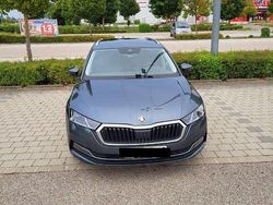 Grau Gebraucht 2020 Skoda Octavia Style Kombi | 20.800 € (Fairer Preis)
