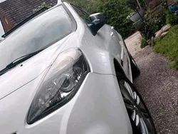 Weiß Gebraucht 2011 Renault Clio GrandTour Dynamique Kombi | 3.500 €