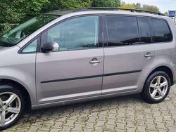 Grau Gebraucht 2008 VW Touran United Van / Kleinbus | 5.000 € (Fairer Preis)