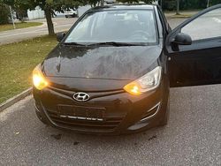 Schwarz Gebraucht 2014 Hyundai i20 Kleinwagen | 2.200 € (Guter Preis)