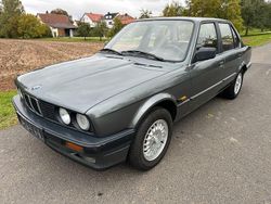 Grau Gebraucht 1989 BMW 316 Limousine | 9.800 €