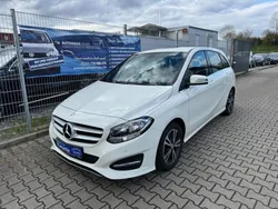 Weiß Gebraucht 2016 Mercedes B180 Van / Kleinbus | 13.990 € (Fairer Preis)