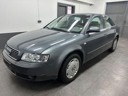 Grau Gebraucht 2001 Audi A4 Limousine | 1.400 € (Guter Preis)