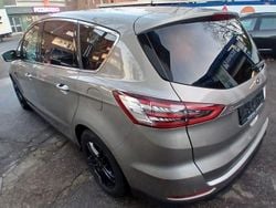 Gold Gebraucht 2017 Ford S-MAX Titanium Van / Kleinbus | 13.950 € (Guter Preis)