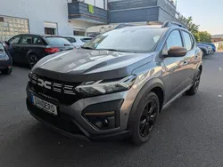 Grau Gebraucht 2024 Dacia Sandero Extreme Kleinwagen | 20.990 € (Etwas zu teuer)
