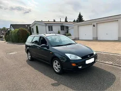 Blau Gebraucht 2000 Ford Focus Kombi | 1.299 € (Etwas zu teuer)