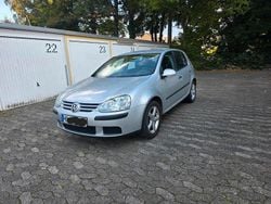 Silber Gebraucht 2005 VW Golf V Limousine | 2.350 € (Fairer Preis)