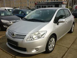 Silver metallic Gebraucht 2011 Toyota Auris Life Limousine | 6.500 € (Etwas zu teuer)