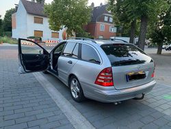 Grau Gebraucht 2004 Mercedes C220 Kombi | 1.900 € (Etwas zu teuer)