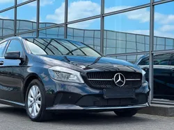 Schwarz Gebraucht 2017 Mercedes A180 AMG Limousine | 13.990 € (Fairer Preis)