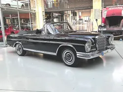 Schwarz Gebraucht 1962 Mercedes 220 SE Cabrio | 119.500 €