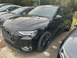 Mythosschwarz metallic Gebraucht 2022 Audi e-tron Black Edition SUV | 38.795 € (Fairer Preis)