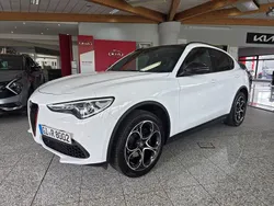 Weiß Gebraucht 2018 Alfa Romeo Stelvio Super SUV | 26.990 € (Guter Preis)