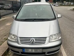 Silber Gebraucht 2010 VW Sharan Van / Kleinbus | 2.800 €
