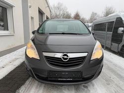 Grau Gebraucht 2010 Opel Meriva Van / Kleinbus | 5.450 € (Fairer Preis)
