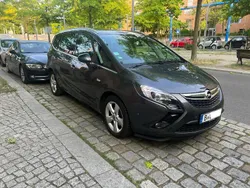 Grau Gebraucht 2013 Opel Zafira Tourer Van / Kleinbus | 7.250 € (Fairer Preis)