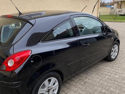 Schwarz Gebraucht 2007 Opel Corsa Kleinwagen | 2.250 €