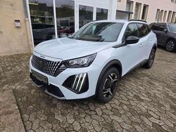 Okenitweiß metallic Gebraucht 2024 Peugeot 2008 Allure SUV | 22.990 € (Fairer Preis)