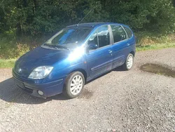 Blau Gebraucht 2001 Renault Scénic Van / Kleinbus | 1.800 € (Etwas zu teuer)