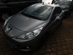Grau Gebraucht 2011 Peugeot 207 CC Cabrio | 9.950 €